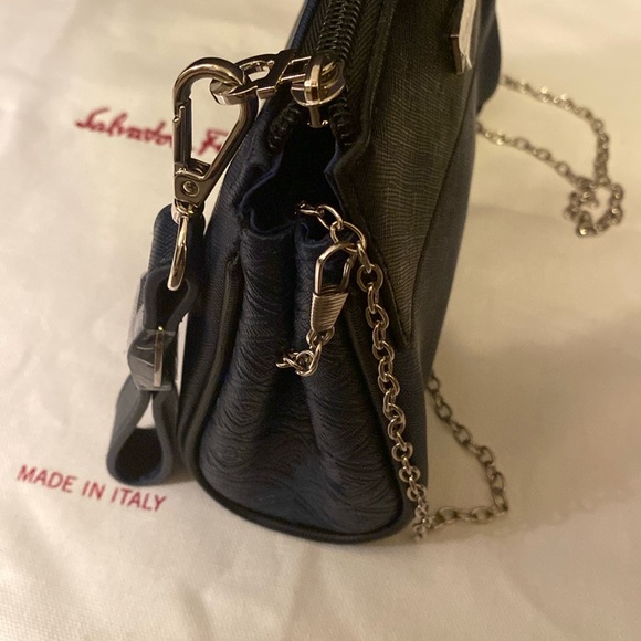 Salvatore Ferragamo parfums cosmetic bag - Picture 12 of 15